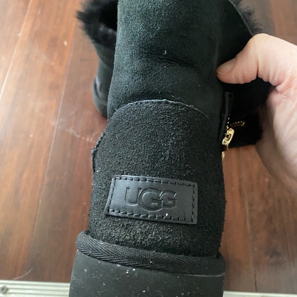 Ugg Bailey Mini Zip Boot Size 8 - Picture 2 of 5
